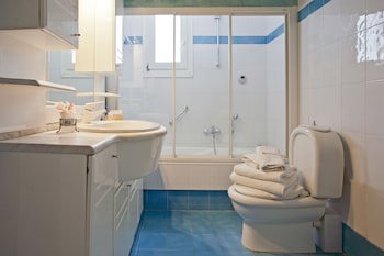 Alexander's Suites