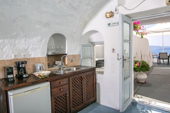 Alexander's Suites