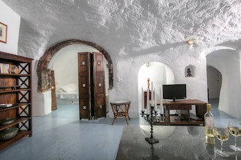 Alexander's Suites
