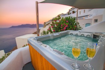 Alexander's Suites