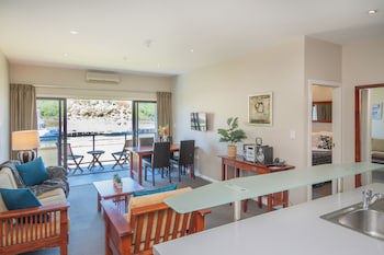 Portside Hotel