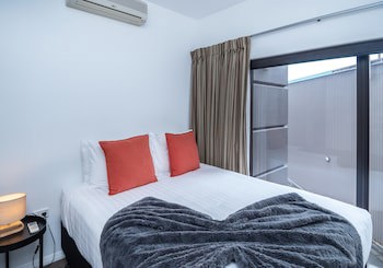 Portside Hotel