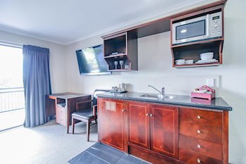 Aotea Motor Lodge