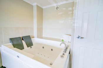 Aotea Motor Lodge