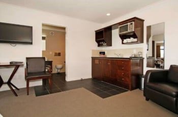 Aotea Motor Lodge