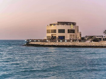 Sofitel Bahrain Zallaq Thalassa Sea & Spa