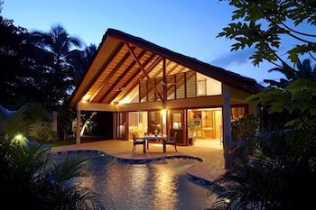 First Landing Beach Resort And Villas
