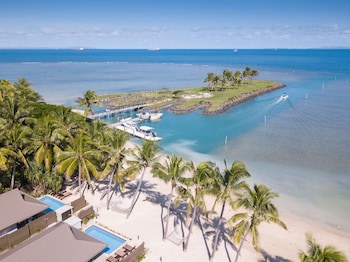 First Landing Beach Resort And Villas