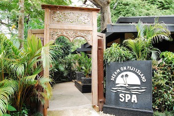 First Landing Beach Resort And Villas