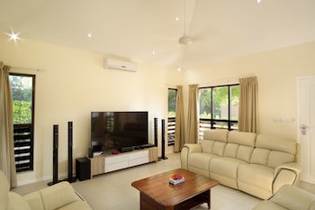 First Landing Beach Resort And Villas
