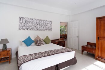 First Landing Beach Resort And Villas