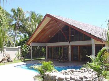 First Landing Beach Resort And Villas