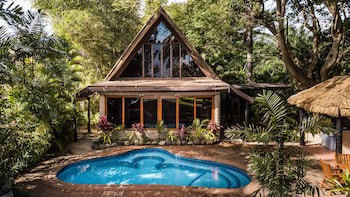 First Landing Beach Resort And Villas