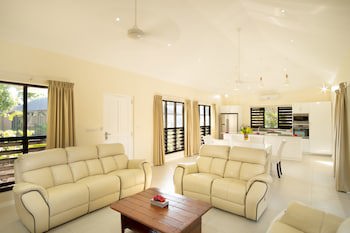 First Landing Beach Resort And Villas