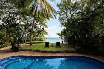 First Landing Beach Resort And Villas