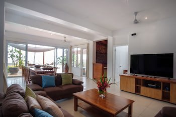 First Landing Beach Resort And Villas