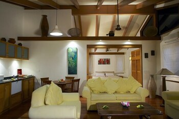 First Landing Beach Resort And Villas