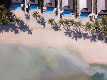 First Landing Beach Resort And Villas