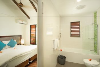 First Landing Beach Resort And Villas