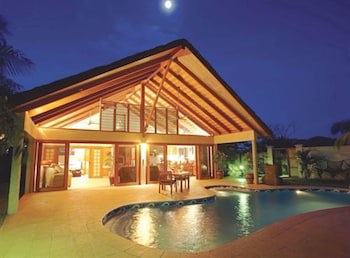 First Landing Beach Resort And Villas
