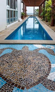 First Landing Beach Resort And Villas