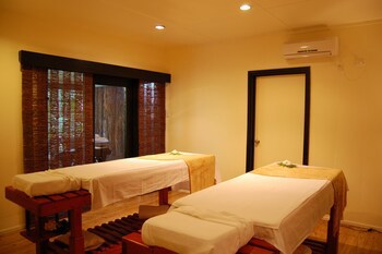 First Landing Beach Resort And Villas