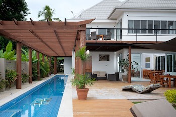 First Landing Beach Resort And Villas