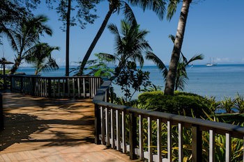 First Landing Beach Resort And Villas