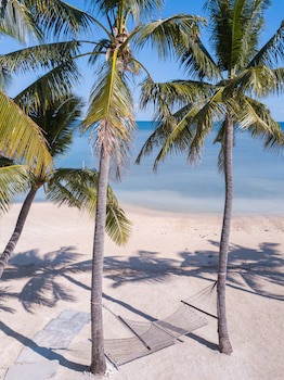 First Landing Beach Resort And Villas