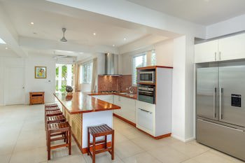 First Landing Beach Resort And Villas