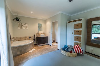 Thunzi Bush Lodge