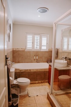 Thunzi Bush Lodge