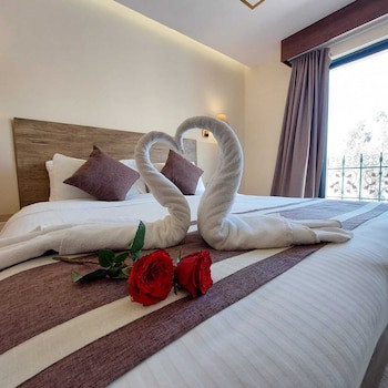 Edom Hotel