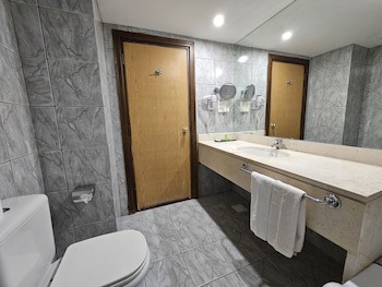 Edom Hotel