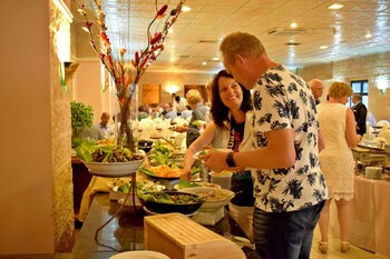 Edom Hotel