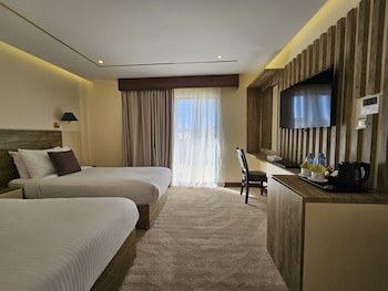 Edom Hotel
