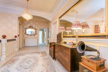 Grovefield Manor