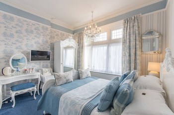 Grovefield Manor