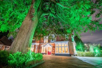 Grovefield Manor