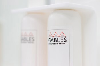 Gables Lakefront Motel