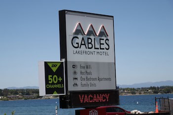 Gables Lakefront Motel