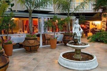 Cinnamon Boutique
