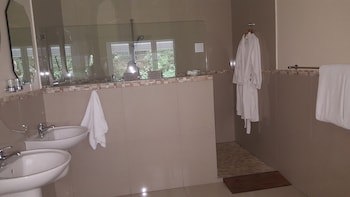 Cinnamon Boutique
