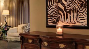 Cinnamon Boutique