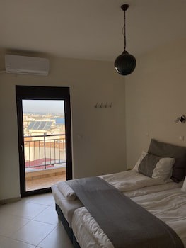Candia Hotel