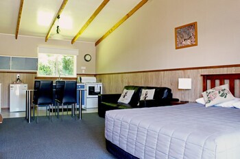 Fairy Springs Motel