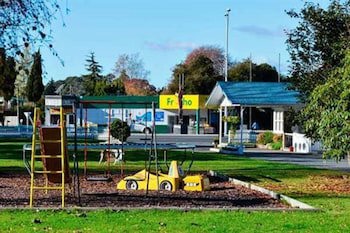 Fairy Springs Motel