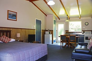 Fairy Springs Motel