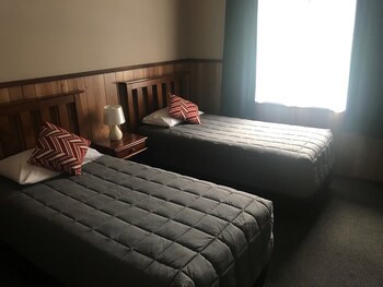 Fairy Springs Motel
