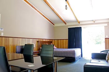 Fairy Springs Motel